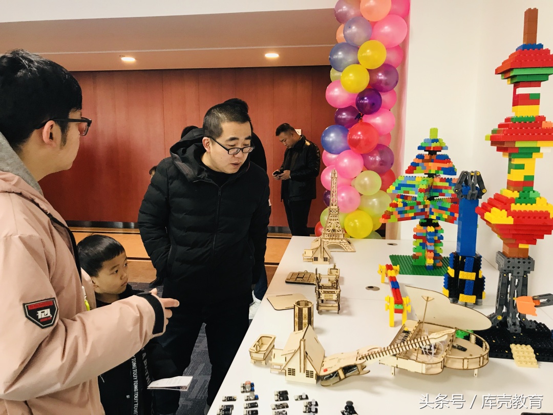 奇妙小镇嘉年华圣诞节,亲子嘉年华游乐场