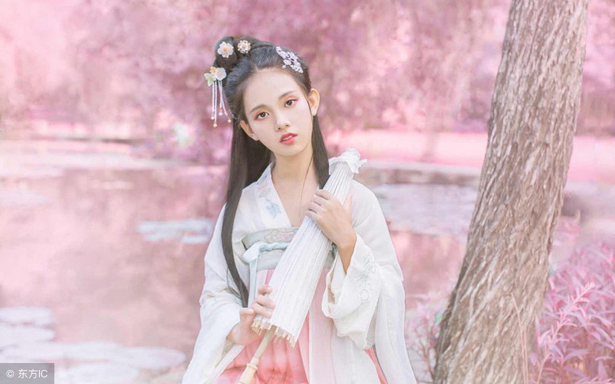 小说：凡人捡到游龙剑，逍遥门掌门收徒，传授绝学！