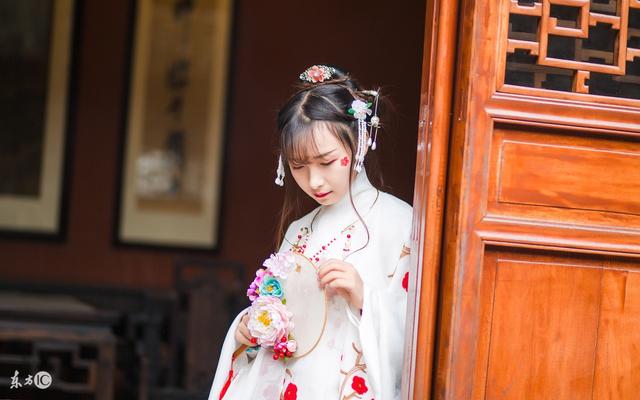 小说：皇室举办的蹴鞠会上，新科状元郎出尽了风头