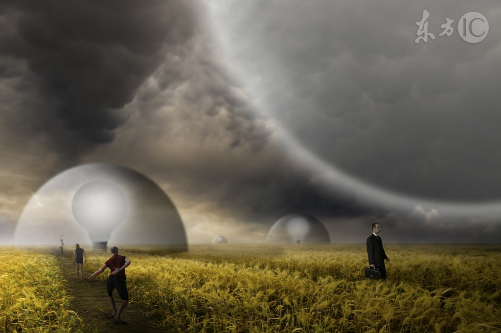 小说：物业大姐祭天，小区门窗被封