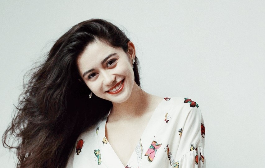 小说：一辆玛莎拉蒂一百万，销售说他买不起，他随手买下就送了人