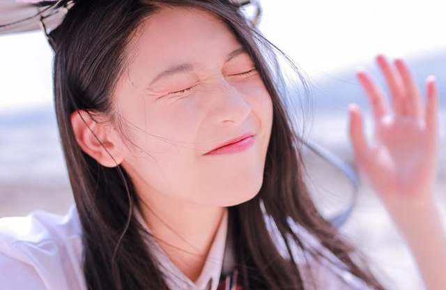 小说：她来借钱，误打误撞过了一场生日