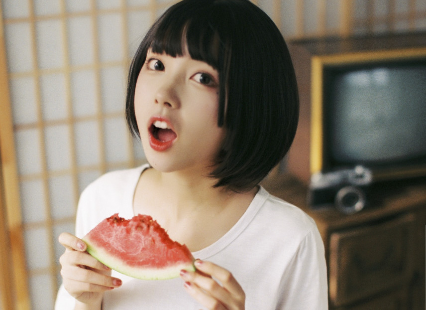 小说：他刚离婚没几天，脖子上就出现吻痕，闺蜜：这么快找到下家