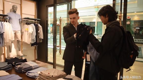 中国学生经历了外国穿搭改造之后，变化不可思议！【给力改造】