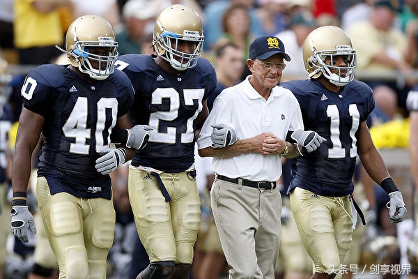 著名青训足球教练讲解,最励志的足球教练