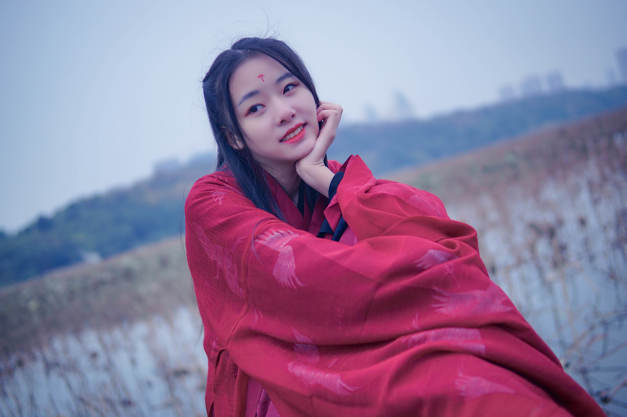 穿越异界解放奴隶的小说,穿越到古代当奴隶小说