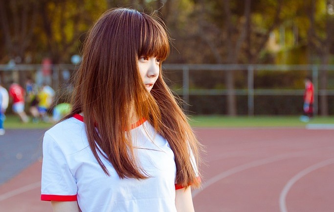 小说：刚刚教室人多，老师给你道个歉，刚刚的事是老师不对。