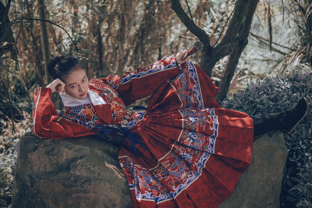 一小伙第一次上战场杀5个人,小伙第一次上战场就消灭5名敌人