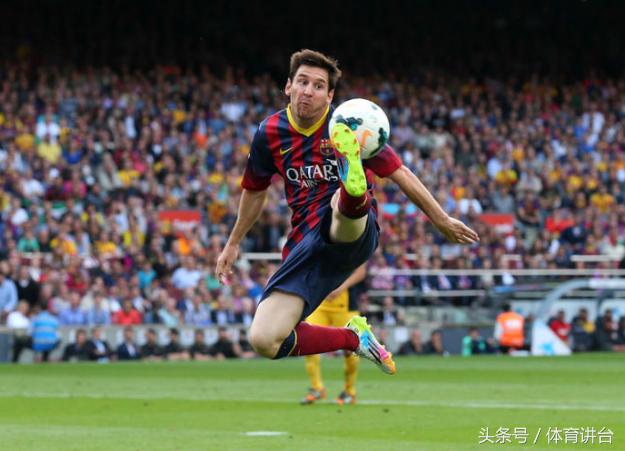 足球入门教程从零开始学射门,如何练足球的弧度球