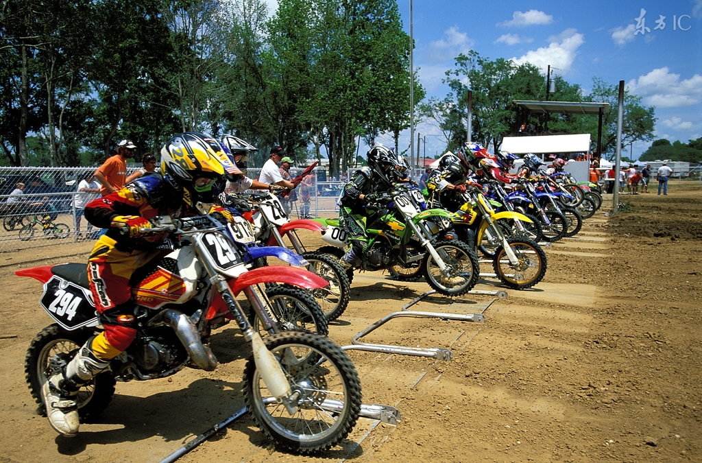 18岁华裔小将闯入决赛,18岁本土小将试训球队