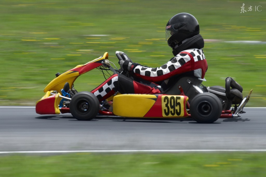 小说足球开局抢了队友的任意球,足球开局直接射门小说