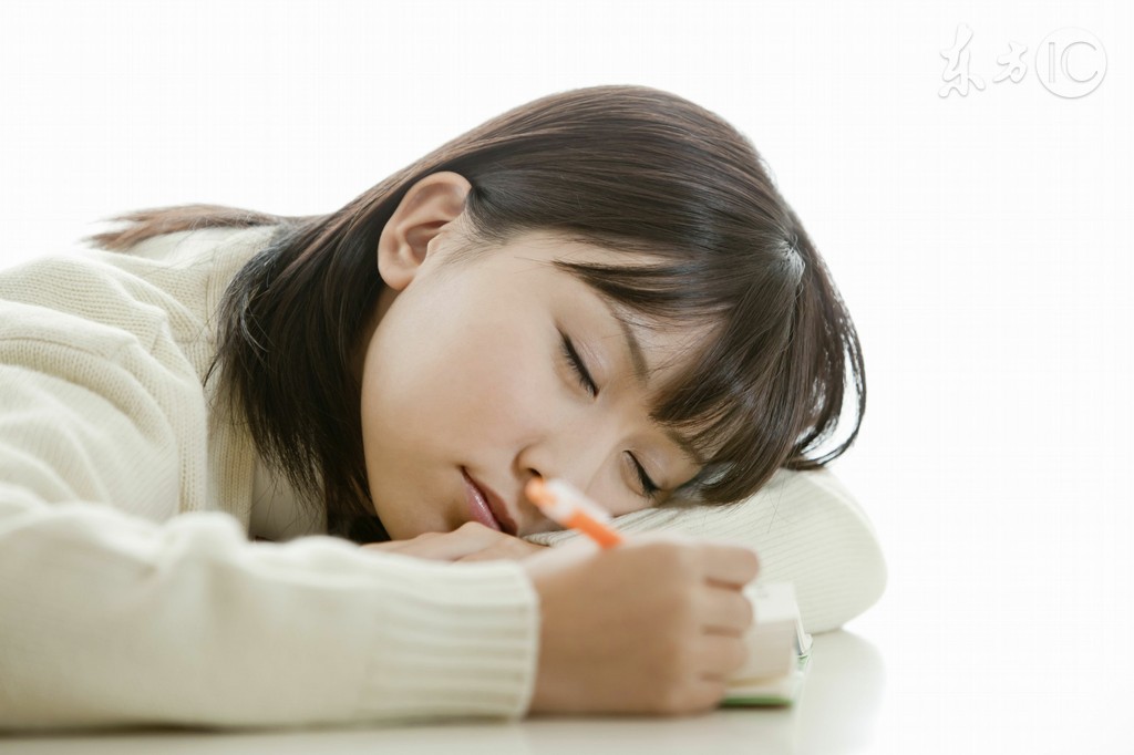 小伙带着女总裁到古董店捡漏,小伙带着女总裁去古董店捡漏