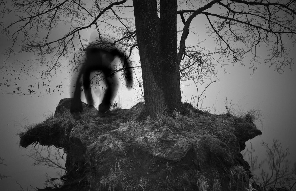 小说：眼前首富眼睛溃烂，我却看出是诅咒所致，发财门路来了