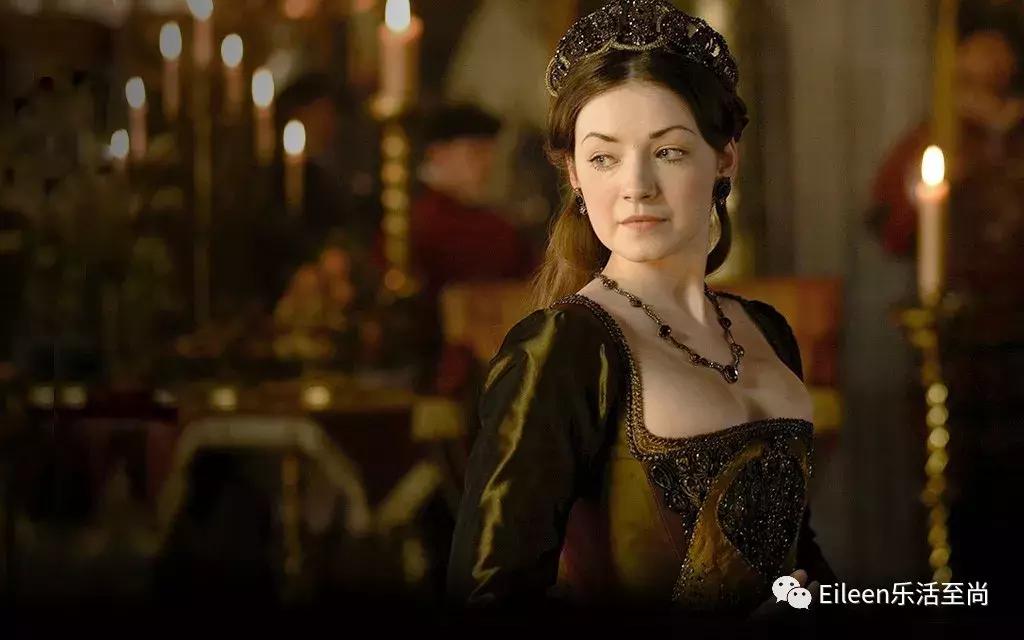 侍女上位、姐妹同夫、一王废四后，英国王室狗血传奇荒诞如戏