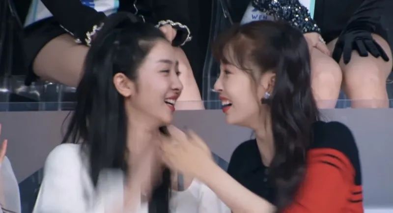 疯狂追逐CP的年轻人，是自欺欺人还是心里住着桃花源？