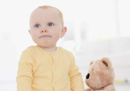 新生儿脸上长湿疹该怎么处理,新生婴儿脸上有湿疹怎么解决