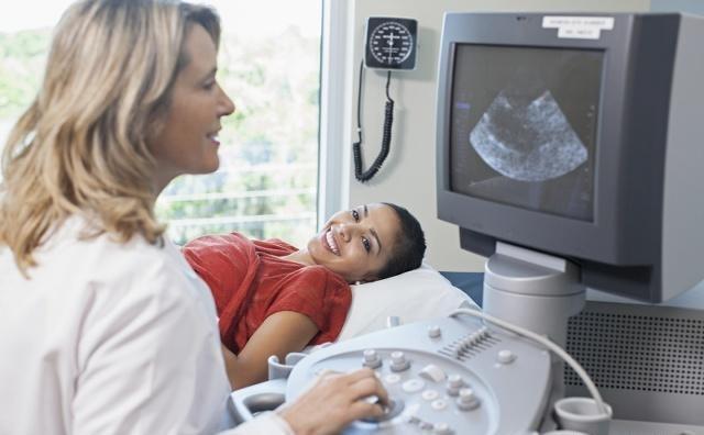 怀孕25天左右b超能看到孕囊吗,怀孕50天的孕囊视频