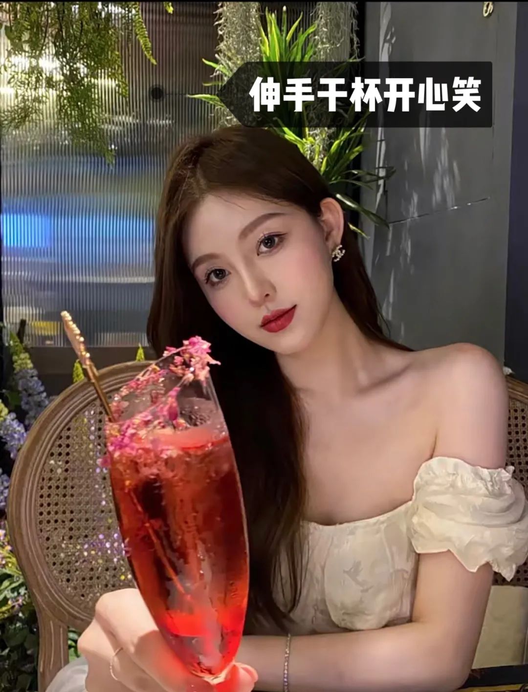 女生都是用美颜相机拍照吗,女生用美颜拍照好看吗