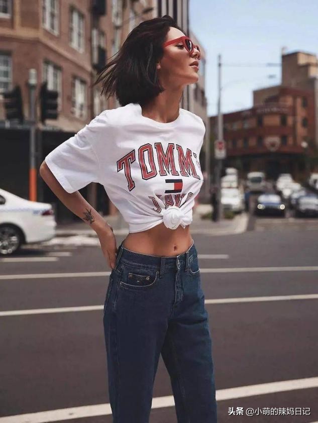 夏季t恤如何穿出高级感,夏天白t恤怎么穿出高级感视频