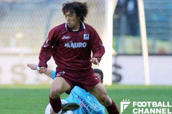 J联赛的平成时代之2002年：实况最强日本中锋诞生东京不热小贝热