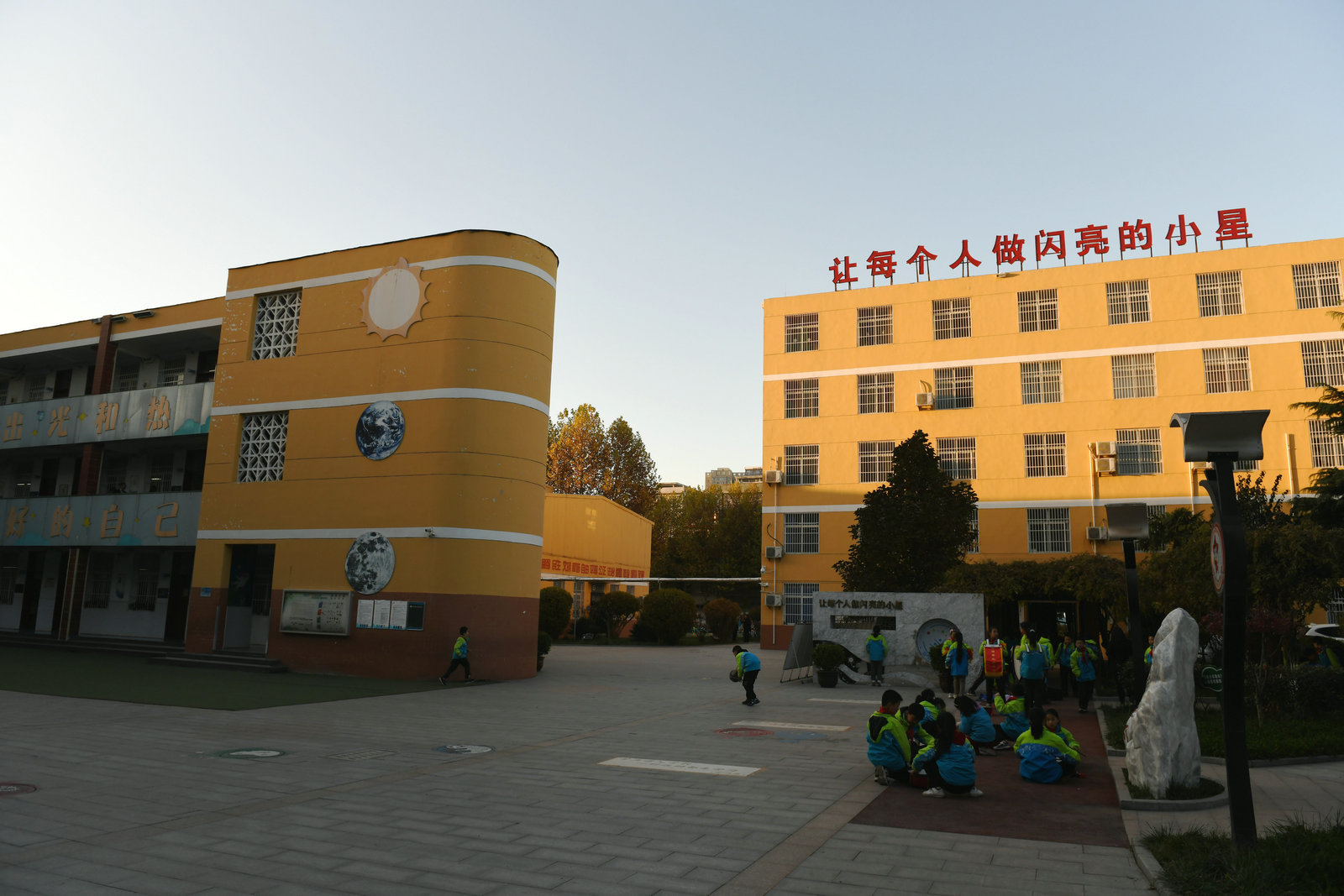 灿烂笑容，多彩课后，蓝田北小校园里“双减”百日孩子的快乐生活