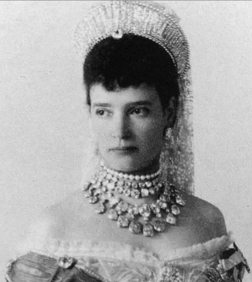 英国皇室珠宝珍珠项链,俄罗斯王室的珠宝首饰