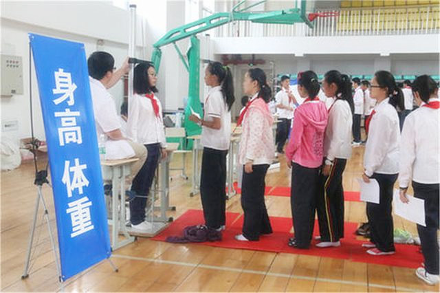 父亲1米7母亲155孩子正常身高多少,父母身高都1米6还能长高吗