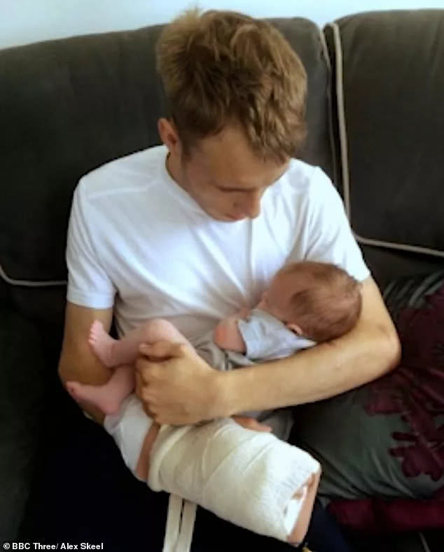 23岁足球教练被家暴,足球教练虐待儿童