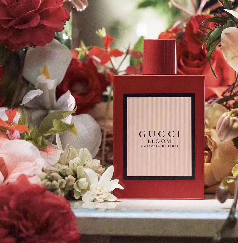 每个姑娘都应该拥有自己的香水,女人一定要有自己喜欢的专属香水