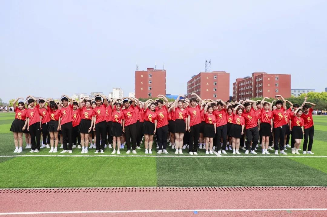 庆祝建党十周年校园艺术节手绘,建党100周年艺术节各个校园展演