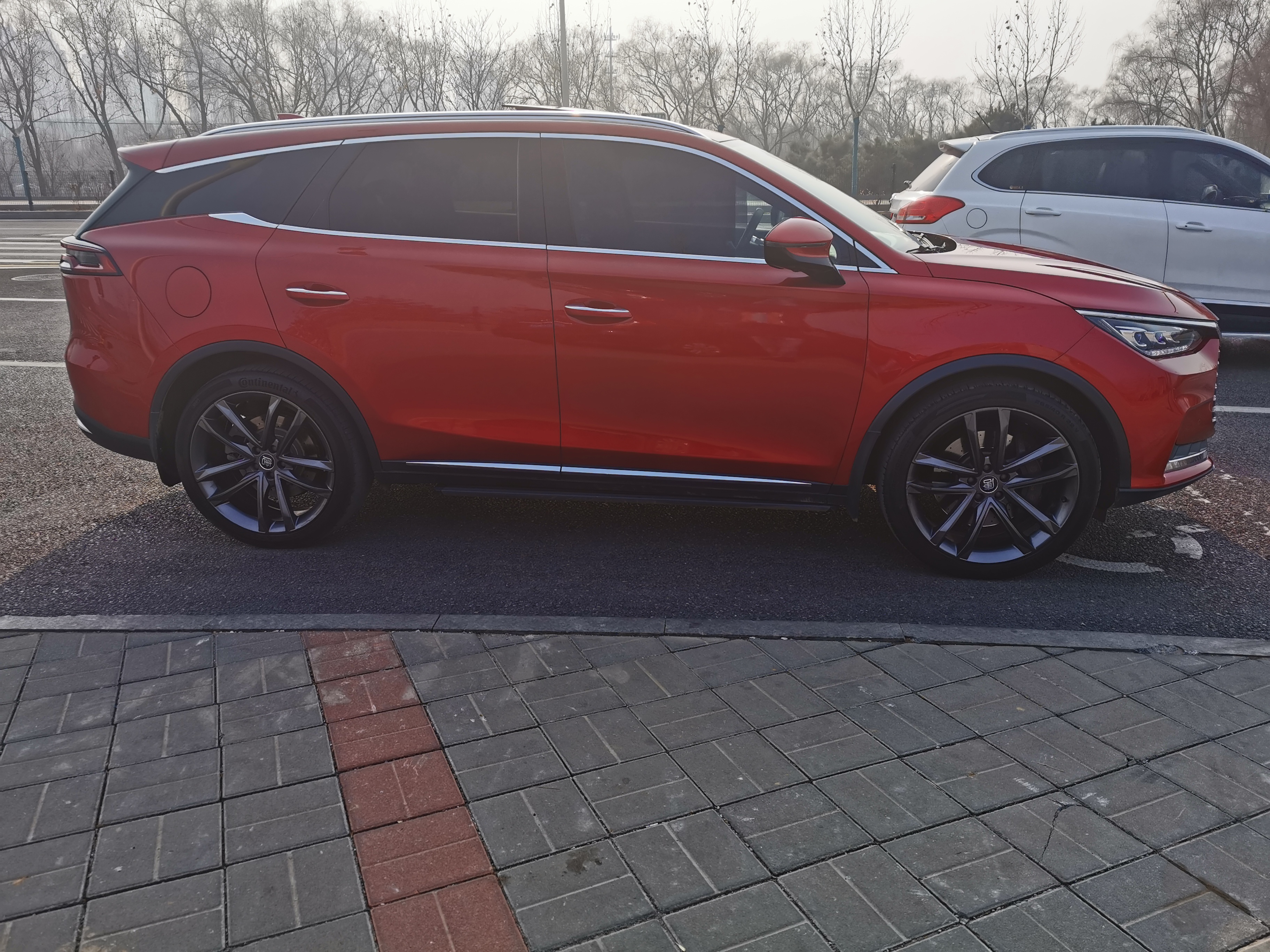 全新一代唐2万公里刹车片磨完了,比亚迪唐刹车盘多久更换一次