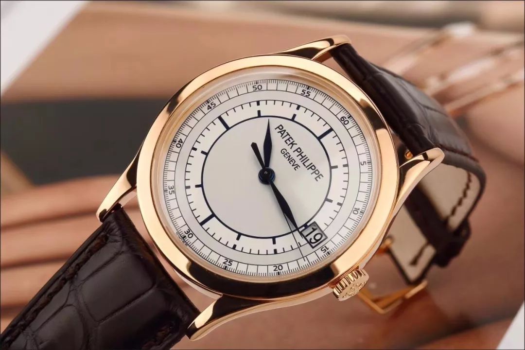 曾经饱受诟病的金色如今却成为最时尚流行的保护色