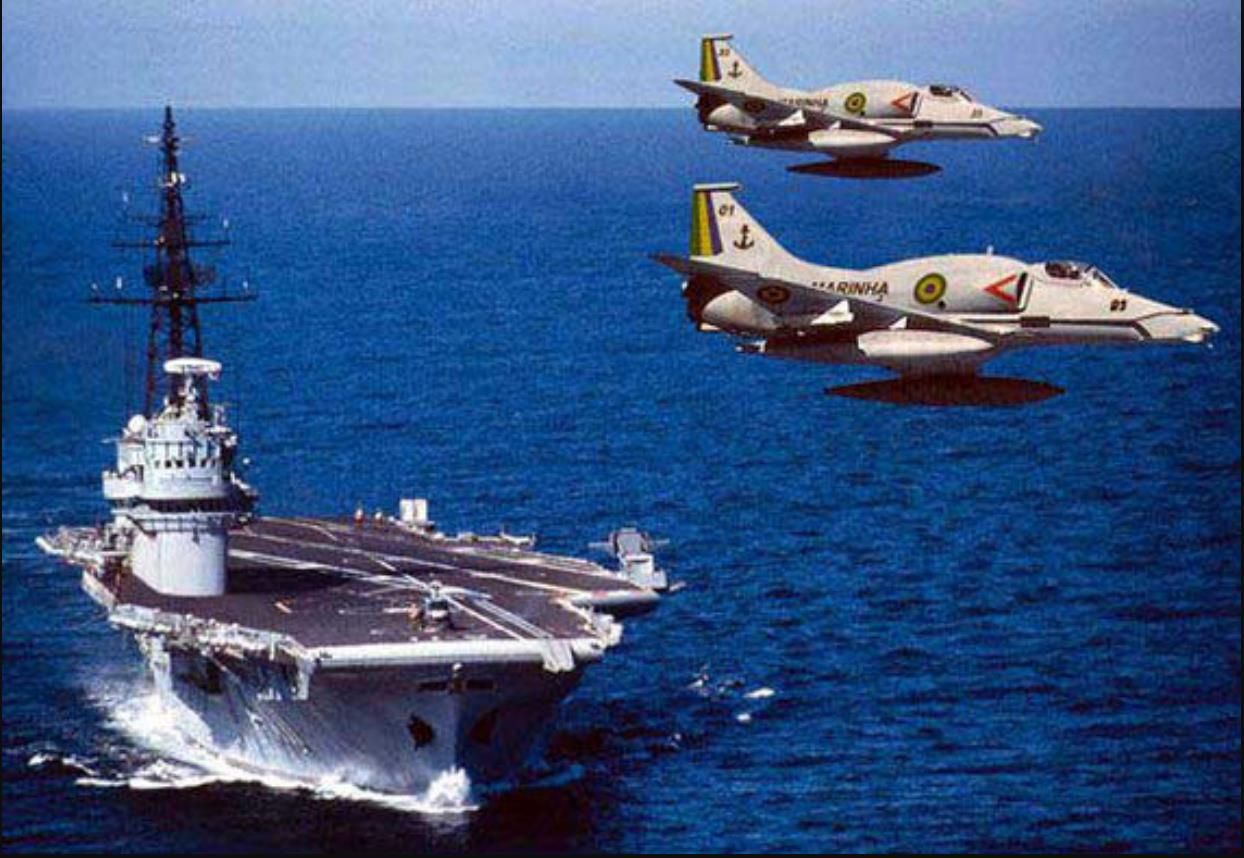 南半球再无航空母舰！巴西贱卖老古董，每吨250元，出售海军独苗