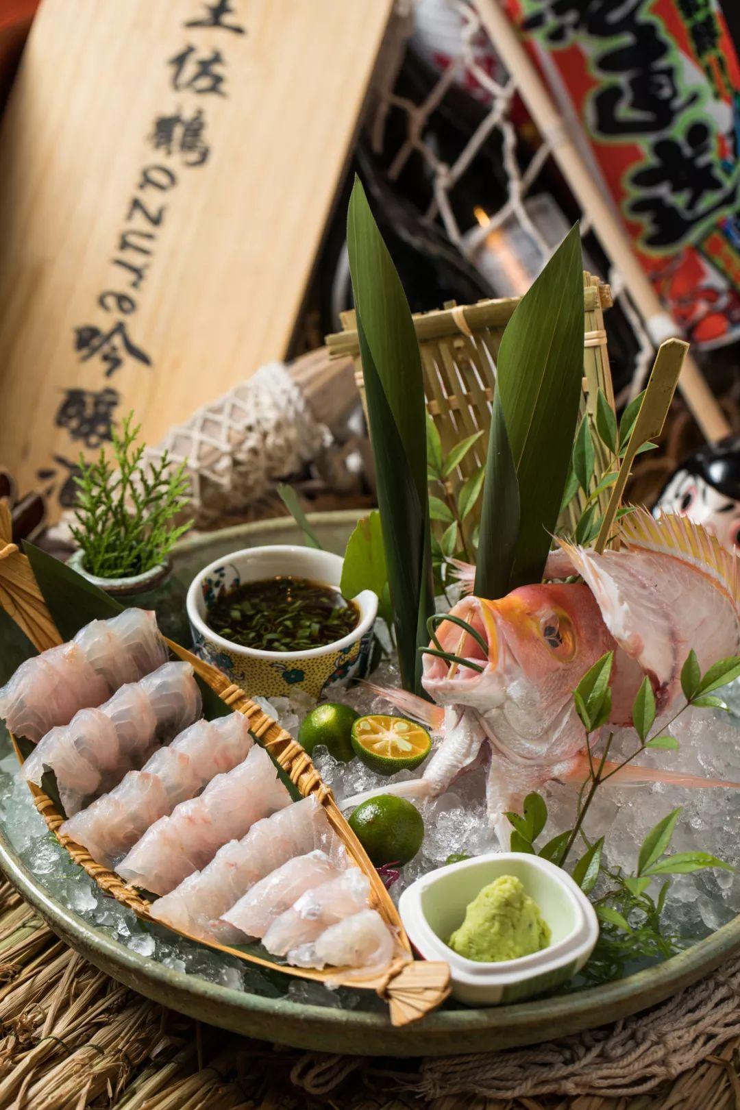 日式酒场大哥大出来营业了，清晨3点还被小仙女围观