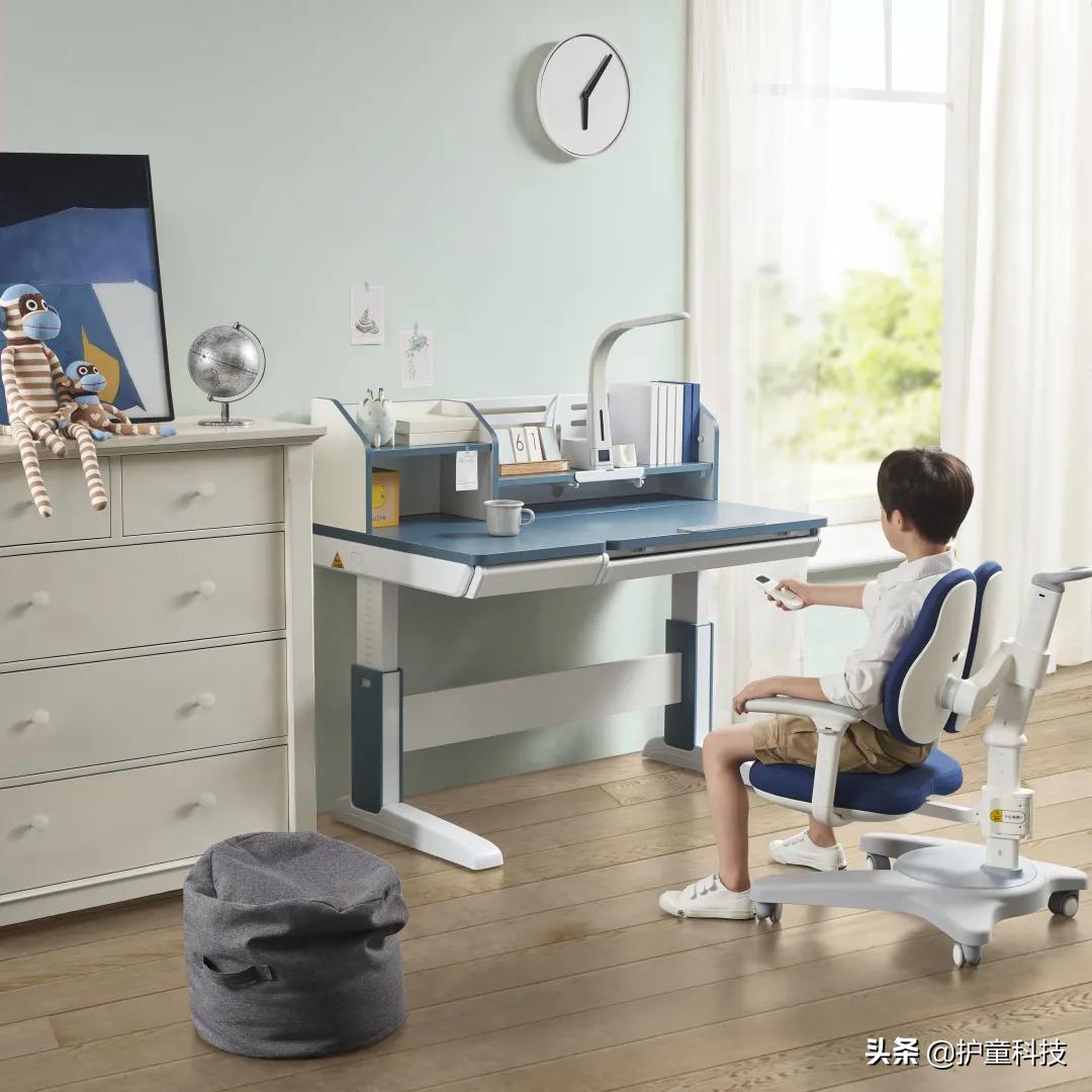 诚信不止315，高端品质365！学习桌椅，就选护童