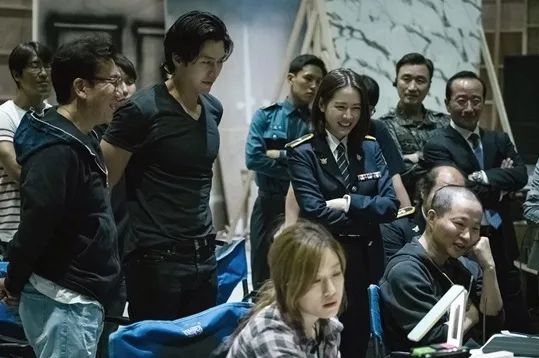 南韩神颜裴珠泫,南韩两大神颜相似之处