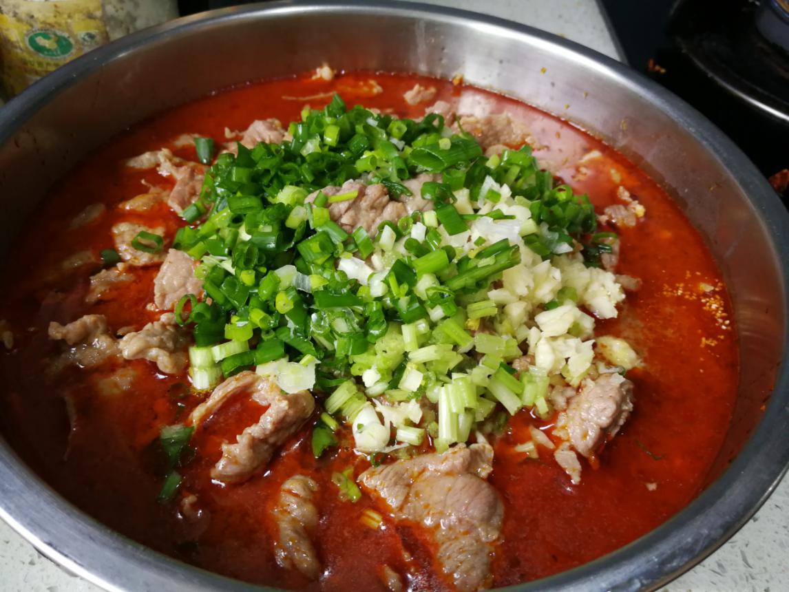 分享一道超经典的川菜水煮牛肉,水煮牛肉不放肉的正宗做法川菜