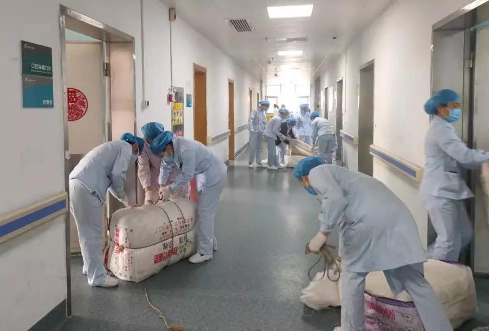 众志成城战疫情——记贵港市人民医院病人转运工作