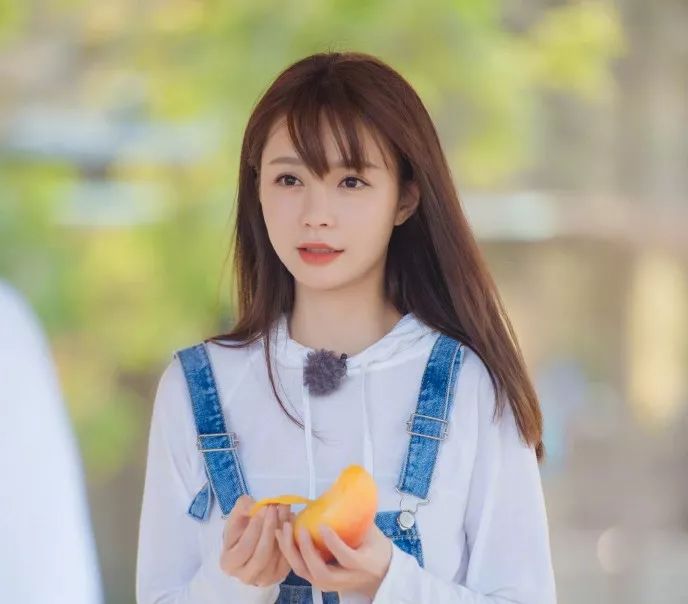 沈梦辰素颜公开惊呆了众多网友,沈梦辰颜值巅峰有多美