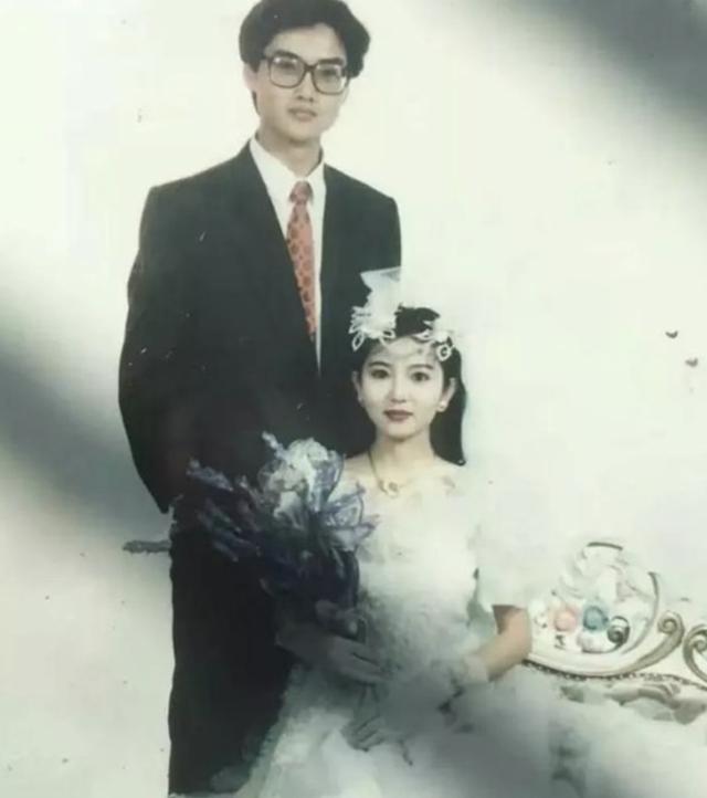 反差极大婚纱照修图前后,婚纱照反差对比照