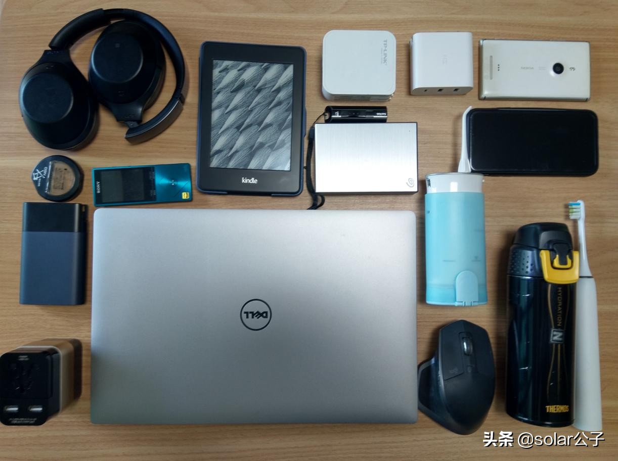 常年出差的人箱子里都有什么——90后大叔“翻箱”