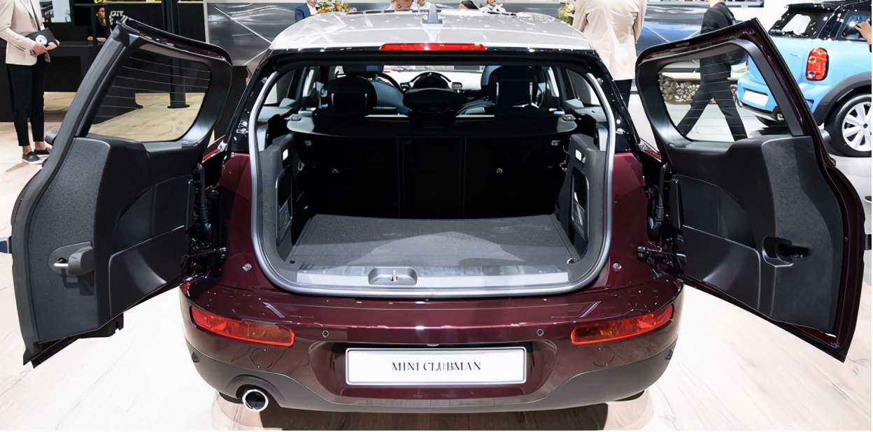 汽车后盖开启方向,汽车后盖的打开按键