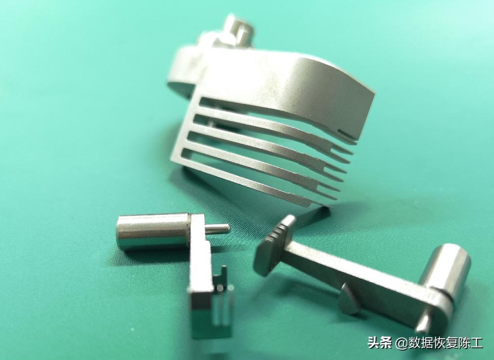 硬盘磁头更换旧的磁头,硬盘磁头更换后数据如何恢复