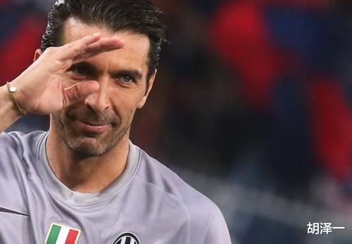 2014年c罗戴帽伊布2球出线,c罗与伊布的经典对决