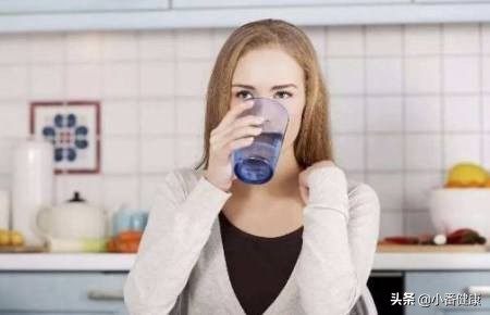 女性长期便秘，要把女性特有的一种癌症，宫颈癌考虑进去！