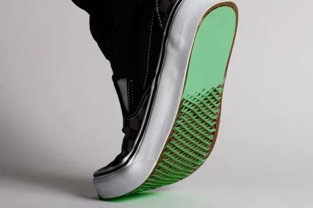 最新专利防滑鞋,炫酷防滑鞋