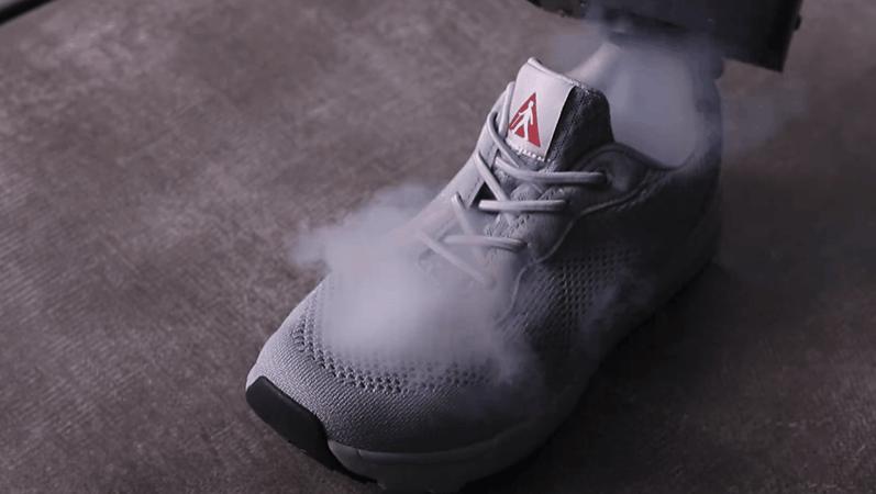 休闲运动鞋便宜没好货？硬核测试美国名牌、淘宝小米有品百元爆款