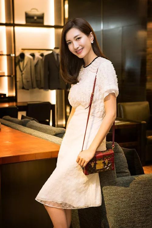 90后美妆护肤,20年后美妆界又多一位美妆大咖