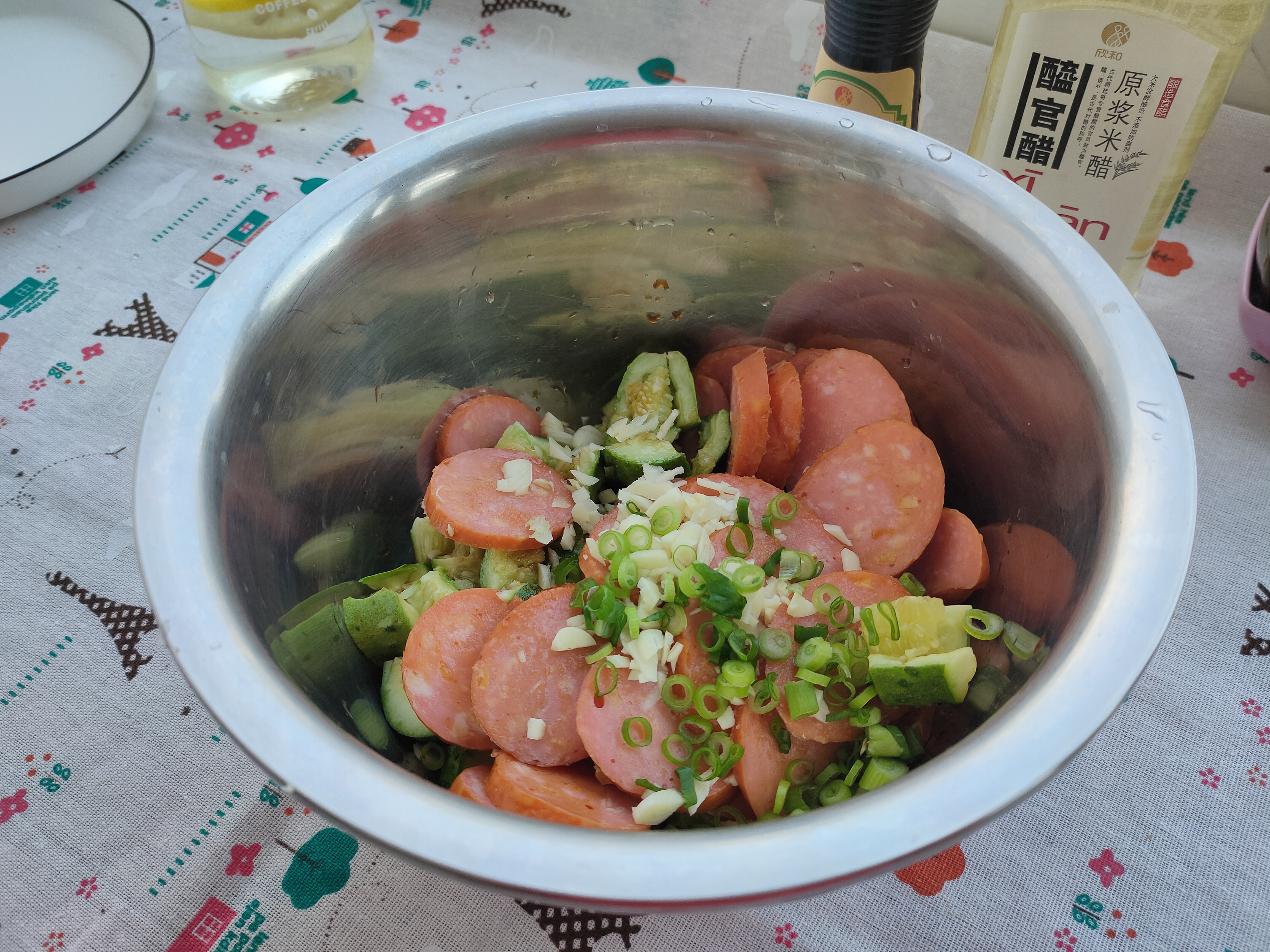 黄瓜拌香肠的家常做法,怎么做大米加黄瓜加鸡蛋加香肠