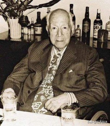 赌王何鸿燊的一生传奇经历,澳门赌王的发家史何鸿燊